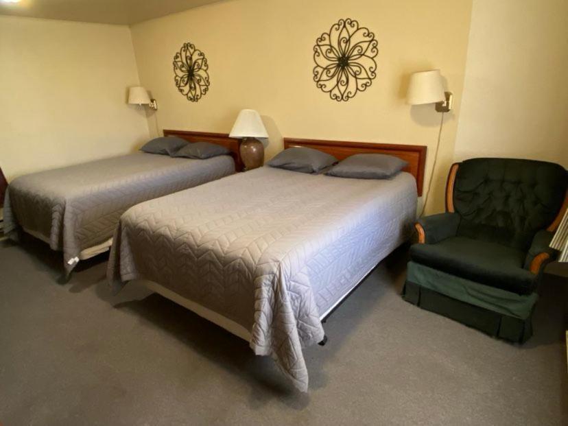 The Willows Motel Wilbur Екстериор снимка