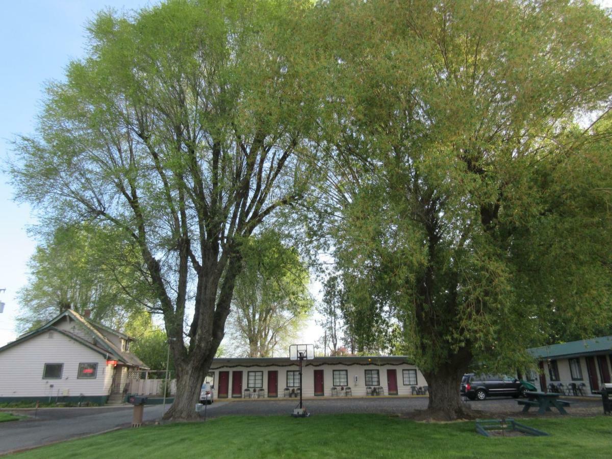 The Willows Motel Wilbur Екстериор снимка